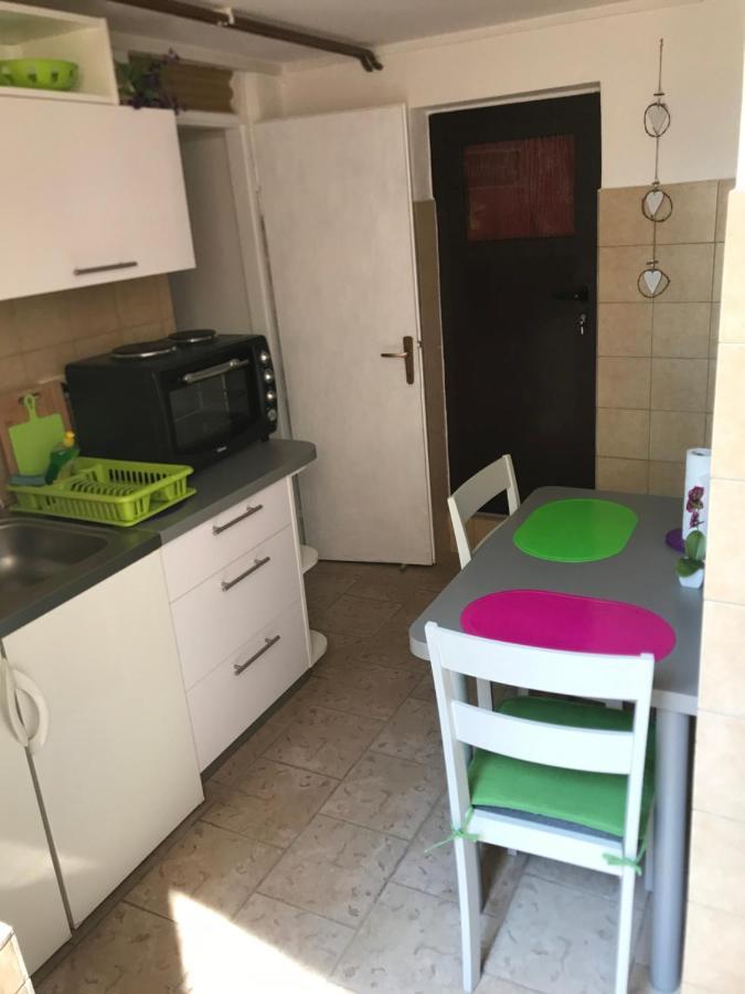 Apartmani Luiza Cres Exterior photo